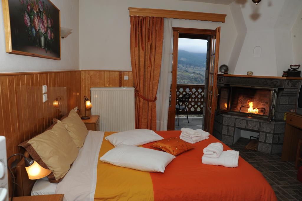 La Petri Studios With Fireplace & View Metsovo Phòng bức ảnh