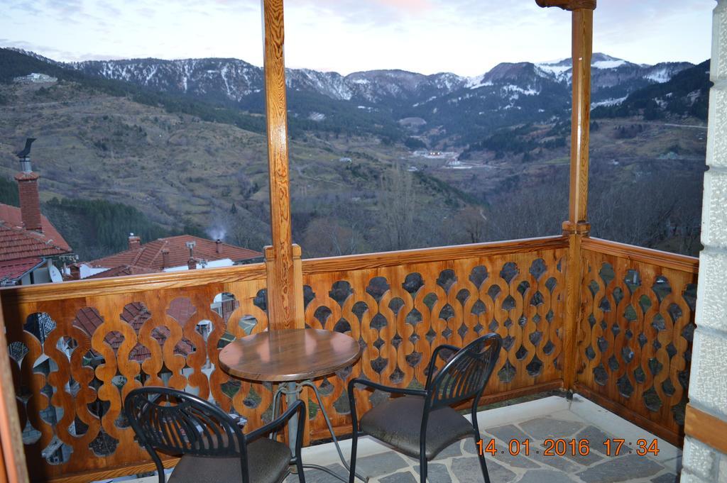 La Petri Studios With Fireplace & View Metsovo Phòng bức ảnh